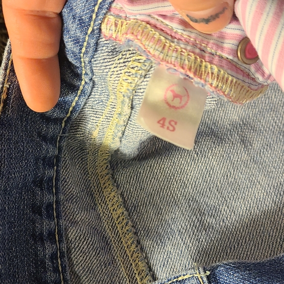 Size 4 juniors shorts - Picture 2 of 4